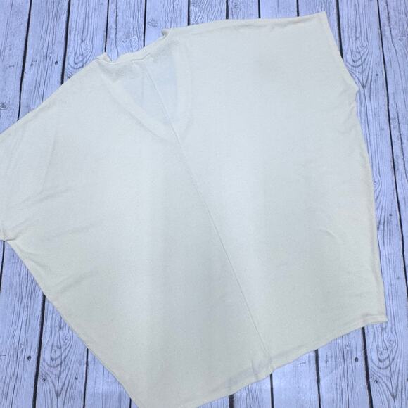 Charlotte Avery Light Yellow Short Dolman Sleeve Knit Top Size Medium - Picture 3 of 3